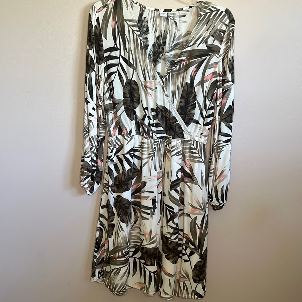 Sale 5 for $20. Island/beach vibe dress